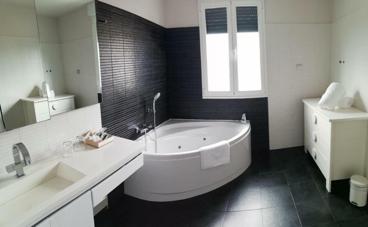 Pension Suites Camino Norte บีญัลบา ภายนอก รูปภาพ